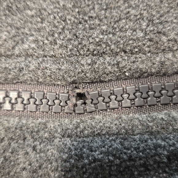 THE NORTH FACE MEN'S FULLZIP GREY FLEECE JACKET. NO SZ TAG. PLZ SEE MEASUREMENTS - Picture 7 of 14